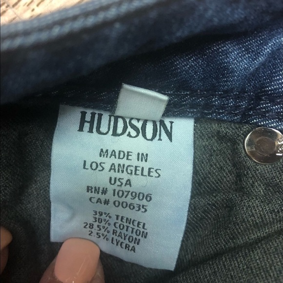 Hudson Beth Mid-Rise Jeans - Picture 11 of 12